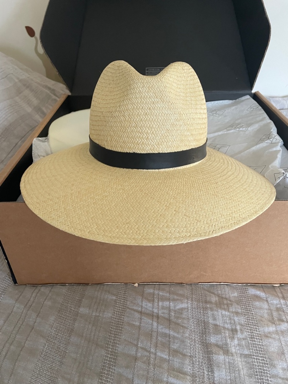 NWT Janessa Leoné GLORIA hat. Wide Brim Straw Fedora - Natural with Black Band